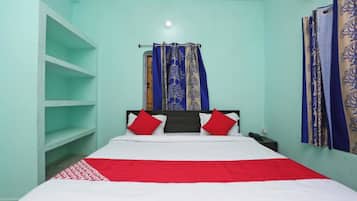 Soundproofing, free WiFi, bed sheets