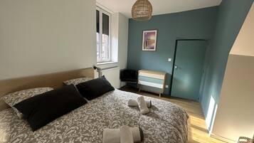 1 bedroom, free WiFi, bed sheets