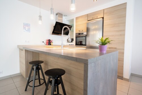 ⭐️ Chez Léon - Métro, Bus, Garage Double, 6 Personnes⭐️