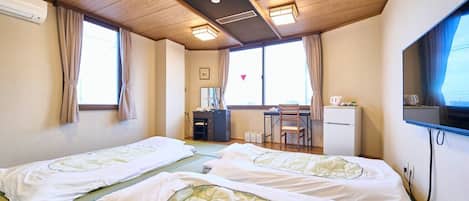 1 bedroom, desk, free WiFi, bed sheets