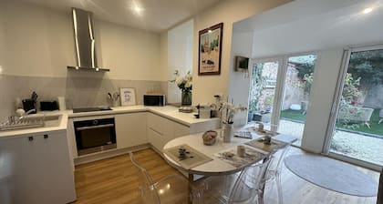 Perfekte Ferienwohnung für Paare im Herzen von Moulins, 2 Gîtes, gemütlicher Hof, alle Annehmlichkeiten
