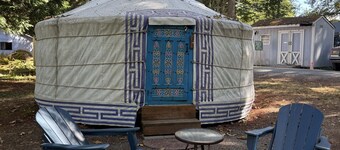 Celestial Yurt | Cedar Hot Tub | 1 hr to Skiing & Mt Rainier