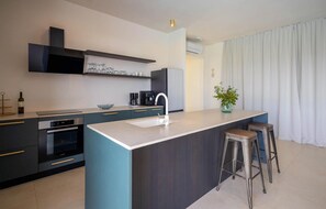 Kühlschrank, Ofen, Herdplatte, Geschirrspüler