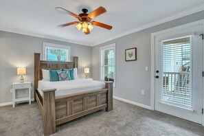 3 makuuhuonetta, työpöytä, silitysrauta/-lauta, Wi-Fi