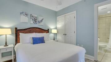 2 bedrooms, desk, iron/ironing board, WiFi