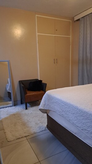 1 bedroom, iron/ironing board, WiFi, bed sheets - The heart of Pretoria
Few minutes away from everything
You want 😏 and need (Pretoria)