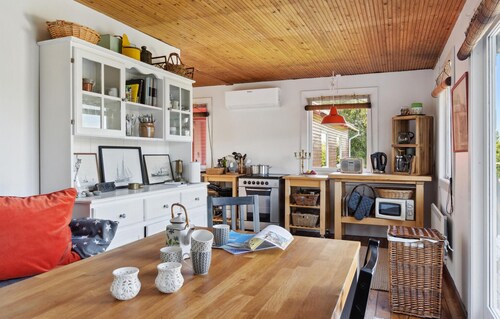 Nice home in Dronningmølle with WiFi