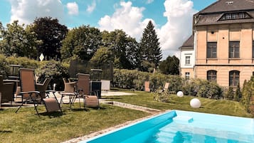 Piscine extérieure (ouverte en saison)