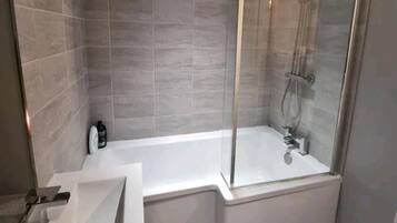 House | Bathroom | Shower, hair dryer, towels