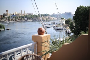 Exterior - Kana Kato (Aswan)