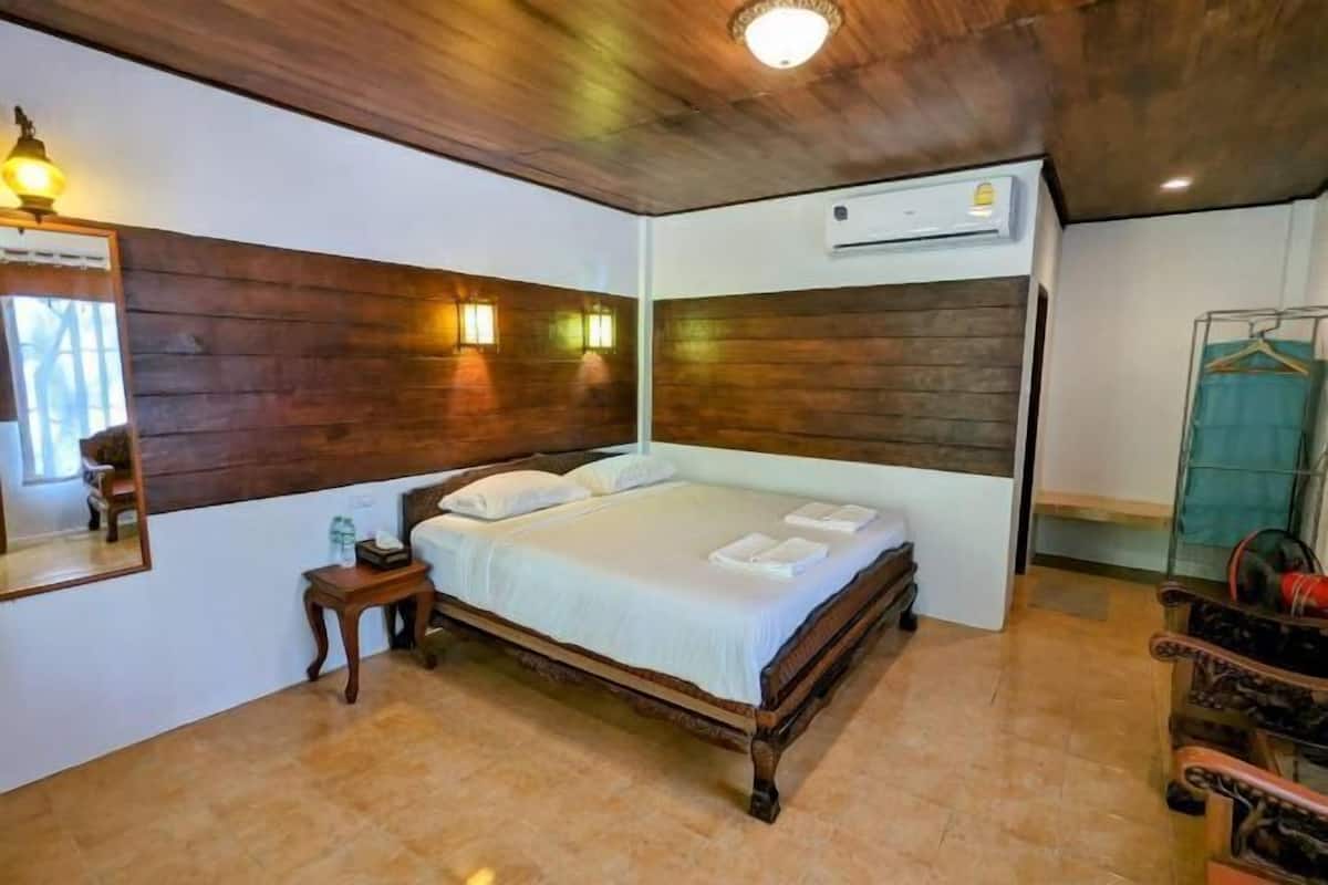 1 bedroom, in-room safe, free cribs/infant beds, free WiFi