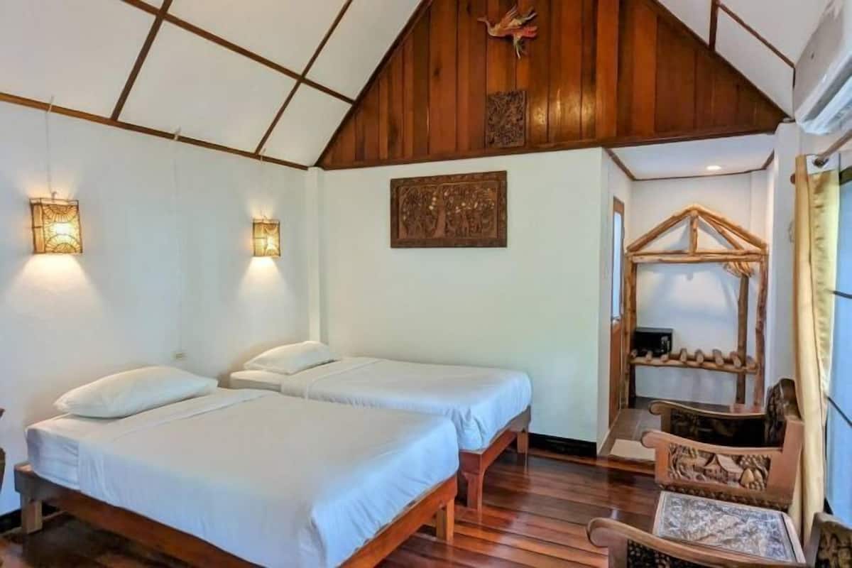 1 bedroom, in-room safe, free cribs/infant beds, free WiFi