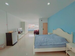 Free WiFi, bed sheets - Orca Guest House Bar and Restaurant (Pattaya)