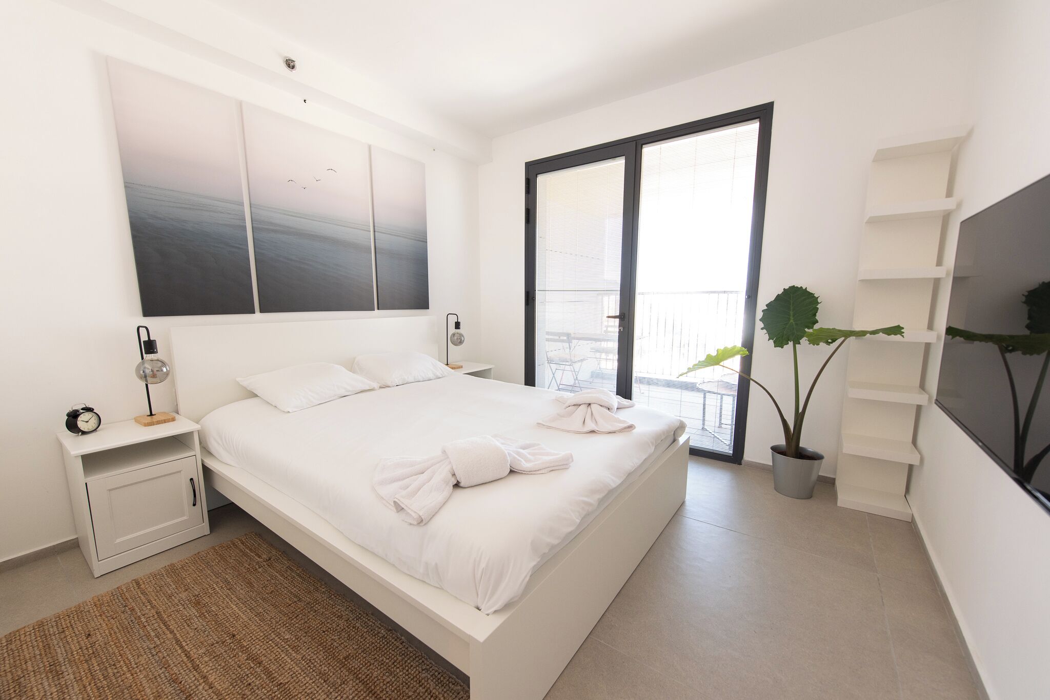 2 Schlafzimmer, hochwertige Bettwaren, individuell dekoriert