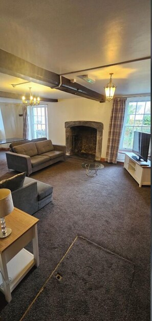 TV 32 pollici con canali via cavo