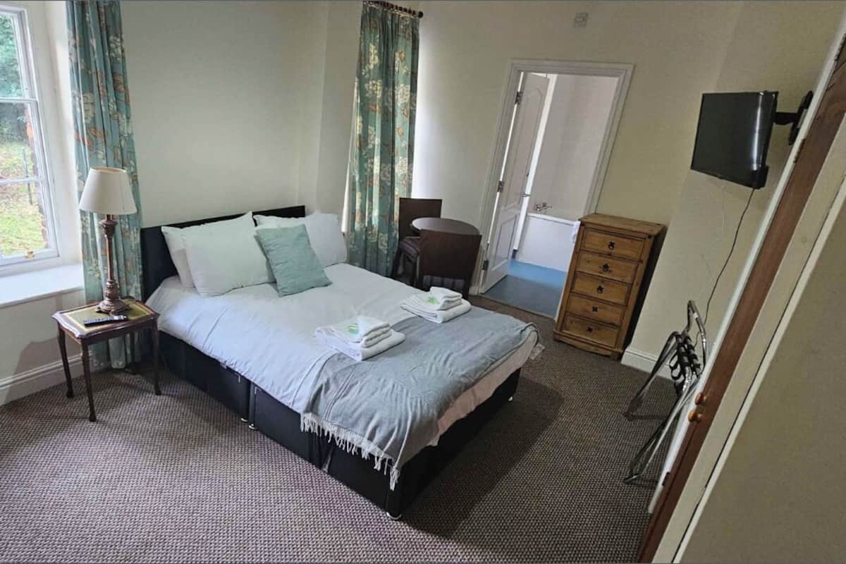 Double Room, 1 Double Bed, Bathtub