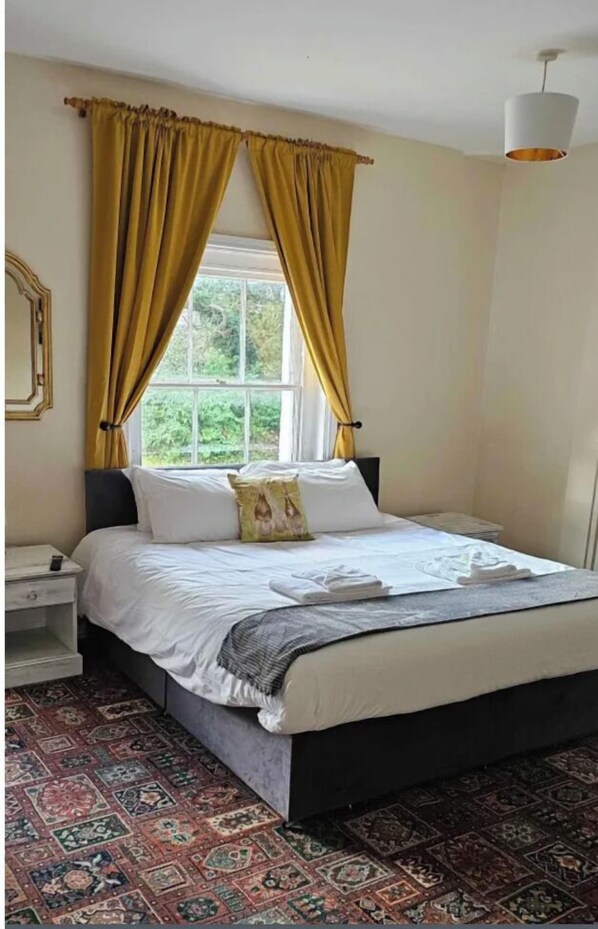 Habitación doble superior, 1 cama King size, tina | Wifi gratis y ropa de cama 