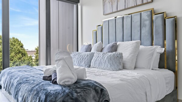 1 habitación, tabla de planchar con plancha, wifi y ropa de cama