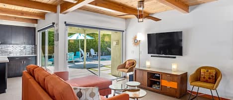 Smart TV, fireplace, DVD player