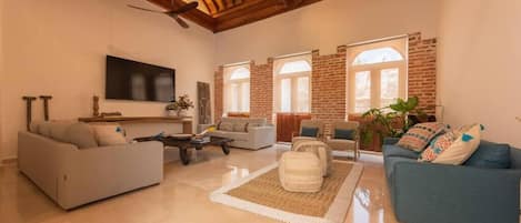 Luxury Townhome | Living area