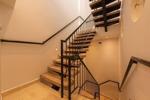 Pintu masuk interior