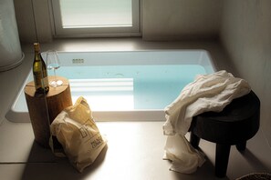 Deluxe Double Room, Hot Tub | Private spa tub - Palazzo Console (Lecce)