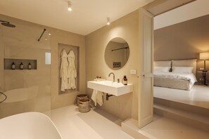 Superior Double Room | Premium bedding, down comforters, memory foam beds, minibar - Palazzo Console (Lecce)