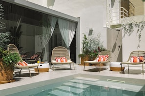 Seasonal outdoor pool