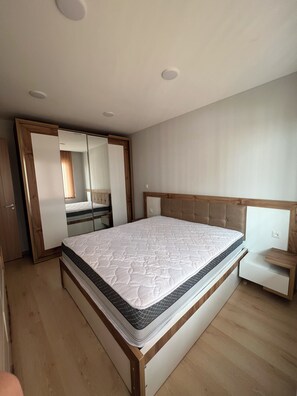 2 Schlafzimmer, Bügeleisen/Bügelbrett, WLAN, Bettwäsche