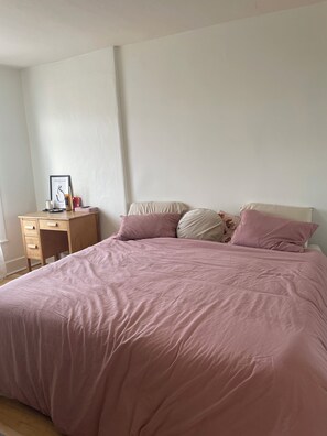1 quarto, ferros/tábuas de passar roupa, Wi-Fi, roupa de cama