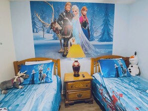 4 chambres, fer et planche à repasser, lit parapluie, Wi-Fi gratuit