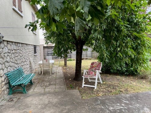 Jolie Maison Avec Jardin Arboré