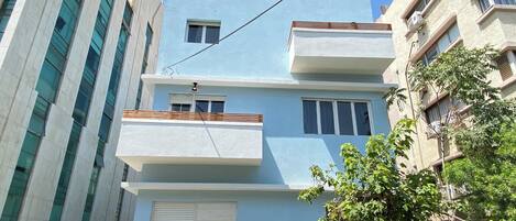 ด้านหน้าที่พัก