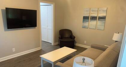 Cozy Downtown Retreat Near LakePoint Sports Center
