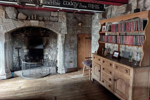 The Tower at Plane Castle-sleeps 4-pets Ok-parking