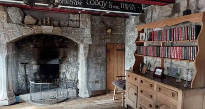 The Tower at Plane Castle-sleeps 4-pets Ok-parking