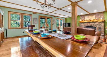 Peaceful Lakefront Cabin Retreat with Hot Tub!