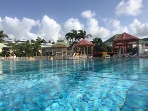 Piscine extérieure
