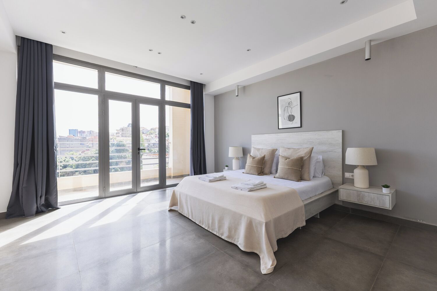 Apartment | Hypo-allergenic bedding, individually furnished, iron/ironing board
