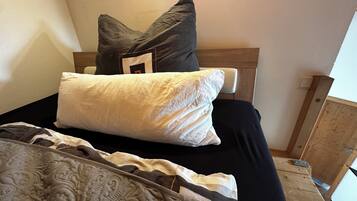 1 slaapkamer, een strijkplank/strijkijzer, wifi, beddengoed