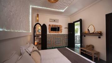 5 bedrooms, iron/ironing board, travel crib, WiFi