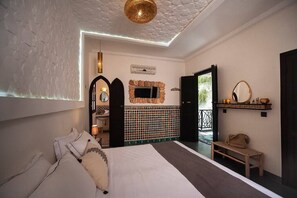5 bedrooms, iron/ironing board, travel crib, WiFi - Riad Familial Privatisé au Calme Avec vue sur Marrakech (Marrakech)