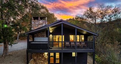 Near Top Attractions, View, Hot Tub, EV Charger, Indoor & Outdoor Games, Parking