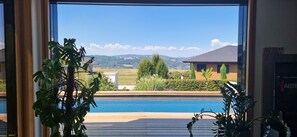 Outdoor pool, a heated pool - Belle Villa Avec Piscine Entre lac et Montagnes (Villaz)