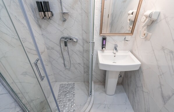 Room, 1 Double Bed, Balcony, Courtyard View | Bathroom | Shower, hair dryer, slippers, towels