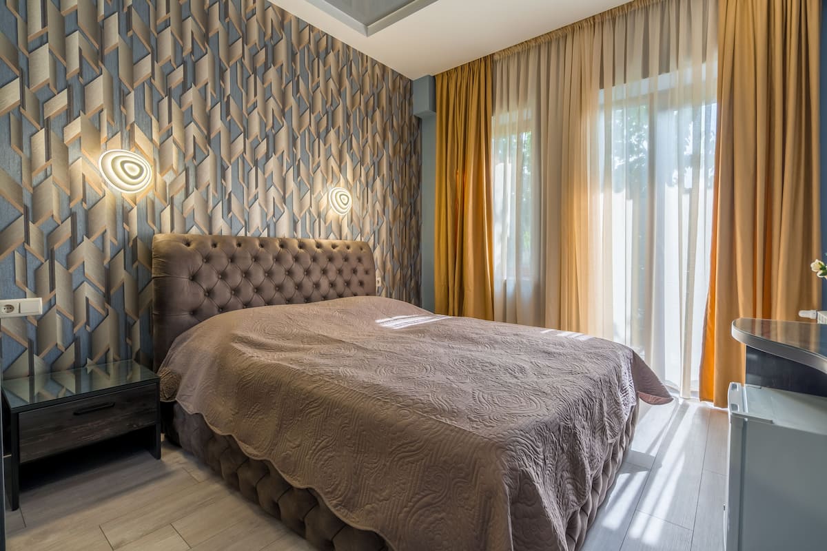 Room, 1 Double Bed, Balcony, Courtyard View