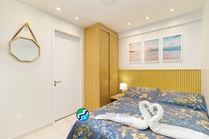 2 bedrooms, in-room safe, desk, iron/ironing board