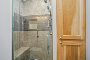 Shower, jetted bath, hair dryer, towels