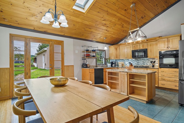 Microondas, horno, lavavajillas