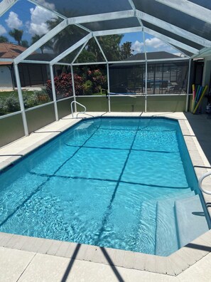 Piscine extérieure, piscine chauffée